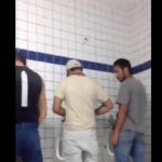 Brasileiros Safados Trepando Dentro Do Banheirão PORNO GAY SEXO GAY