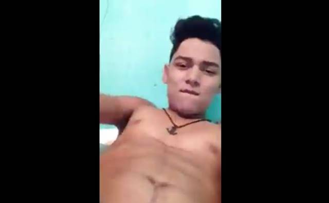 Gays Manaus com novinho mostrando a pica